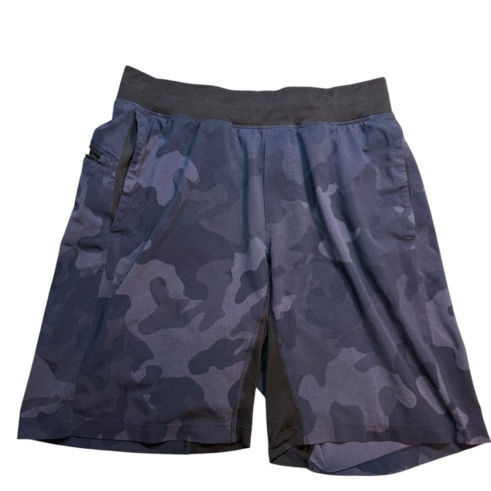 lululemon men’s blue camo training shorts zipper pocket size MEDIUM